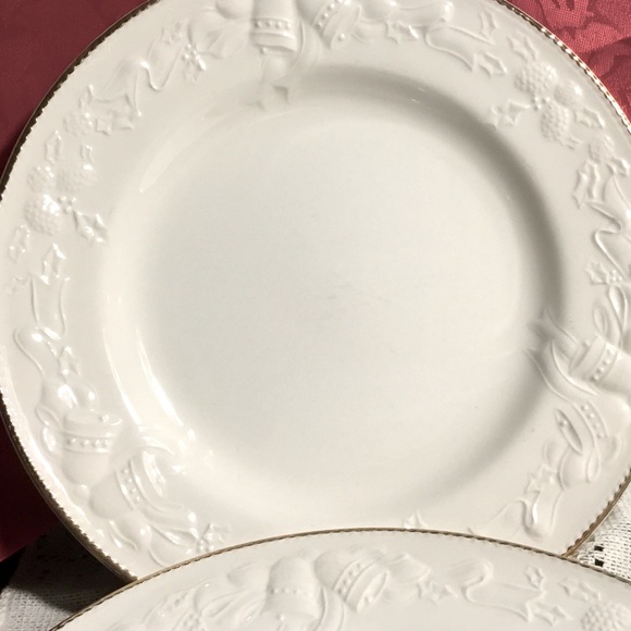4 ~ Salad/Appetizer Plate~White Christmas~by INTERNATIONAL TABLEWARES - Picture 3 of 7